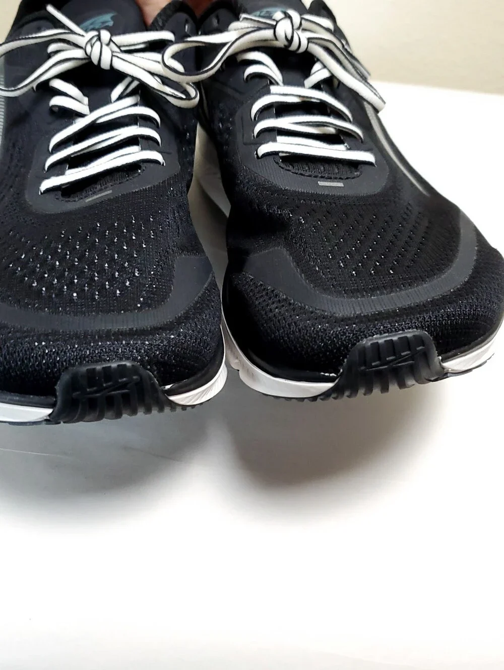 ALTRA Torin 5 Wide Toe Box Black Sneakers Earth Walker Womens 10.5